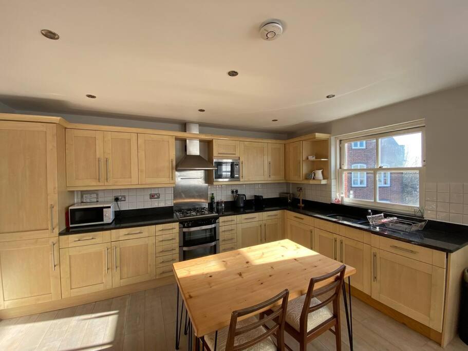 The Penthouse, Winchester Exterior photo